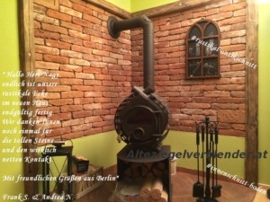 Rustikal Ziegelriemchen mit Ofen und alten Holzbalken